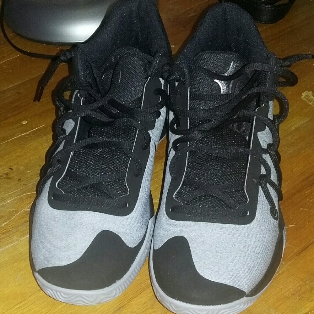 Shoes - Picture 2 of 3